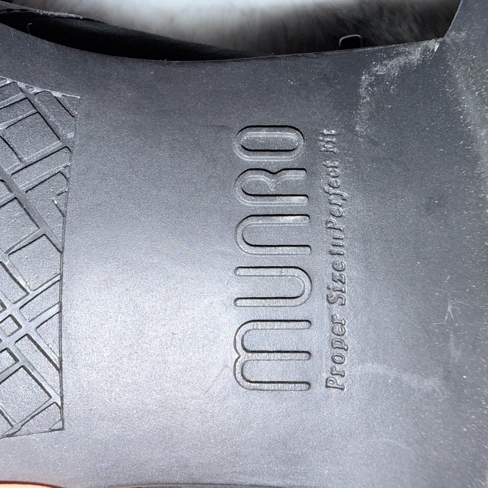 Munro Leather Ankle Boots w/Comfort Arch Support - Picture 5 of 8